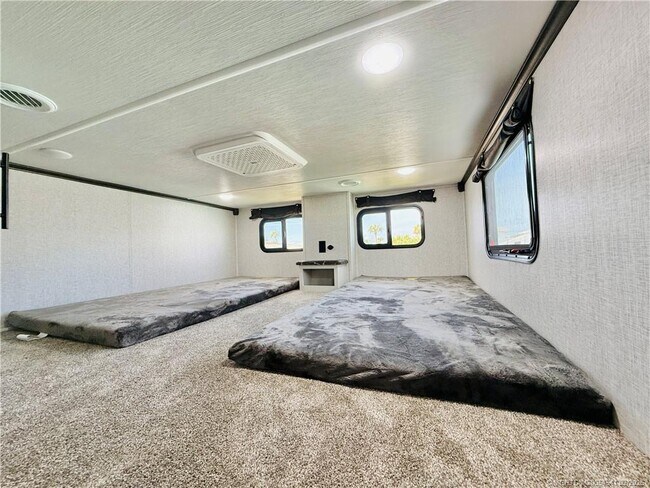 Building Photo - 10725 S Ocean Dr