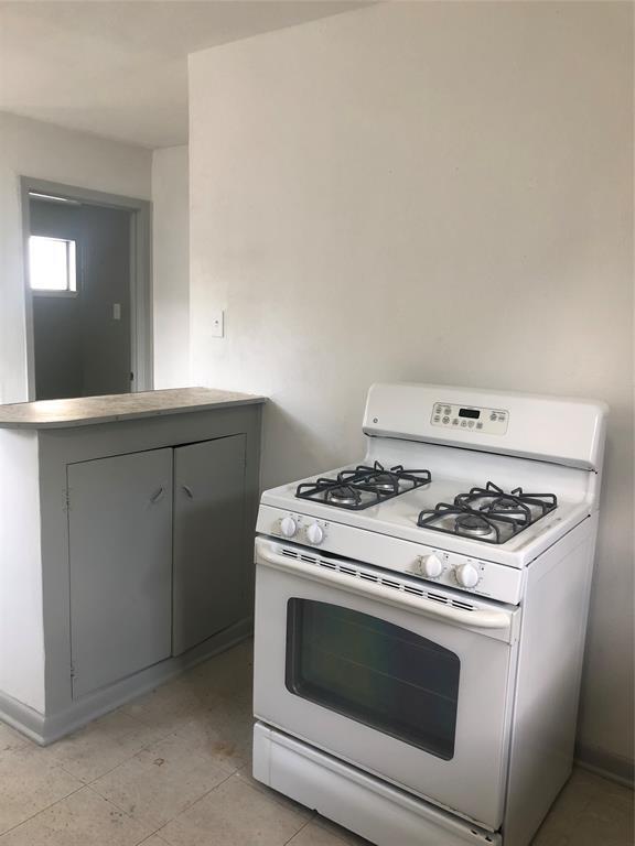 Building Photo - 404 James