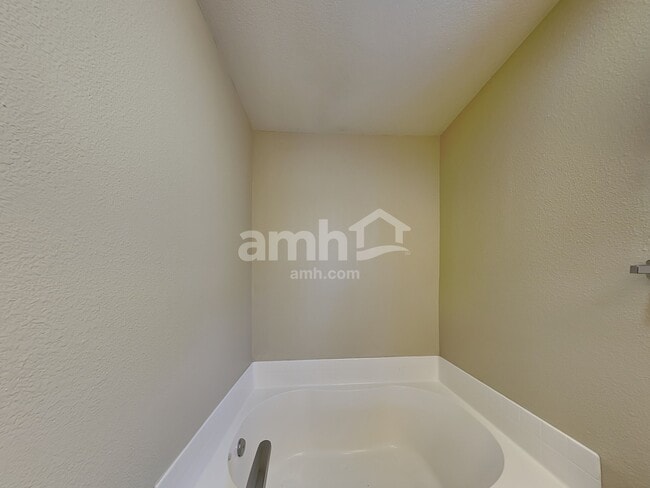 Building Photo - 18954 Prairie Crossing Dr