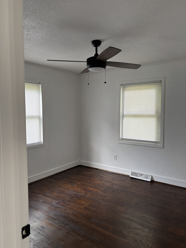 Building Photo - 307 N 12th Ave