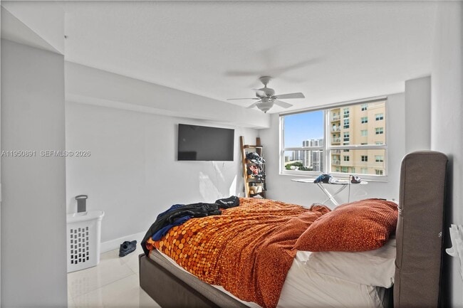 Building Photo - 19501 W Country Club Dr