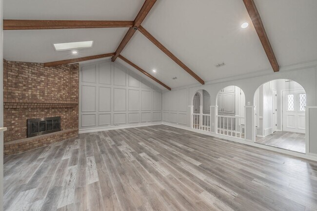 Building Photo - Charming Updated Home on Quiet Cul-de-Sac