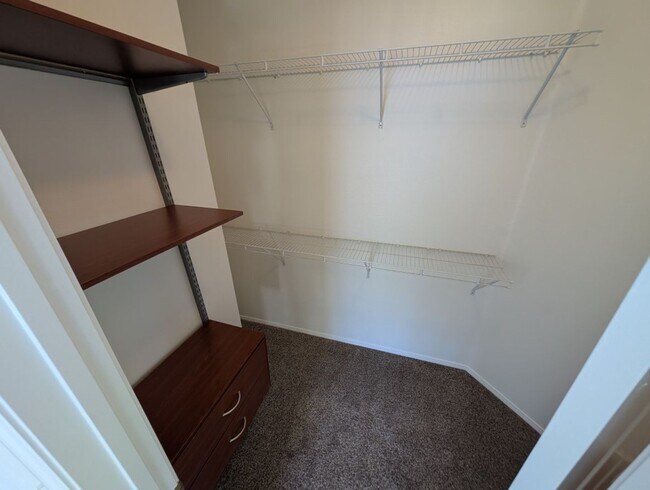 Building Photo - 205 Heiple Ct