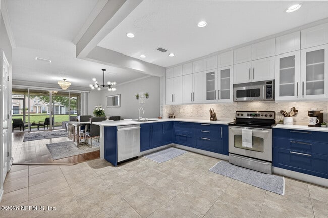 Building Photo - 4166 Highwood Dr