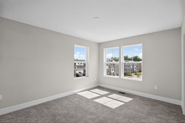 Building Photo - 5527 Aberdeen Pl