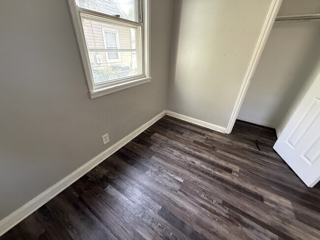 Building Photo - 3718 Charloe Ct
