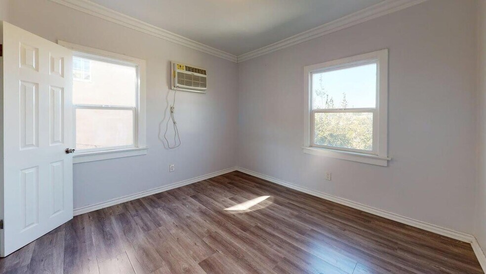 Building Photo - Modern & Spacious Home in East LA – Great Value and Prime Location!