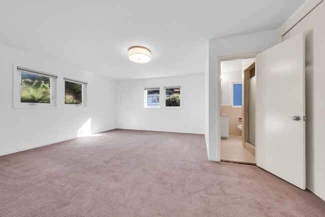 Building Photo - 280 Angelita Ave