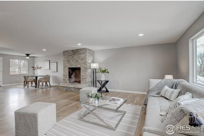 Building Photo - 4 Bedroom Single Family Home in Denver