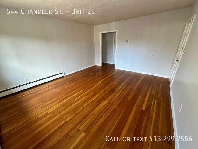 Building Photo - 544 Chandler St