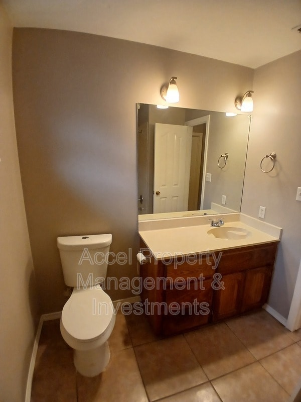 Building Photo - 3216 Ginger Ave