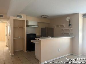 Building Photo - 3718 Pleasanton Rd