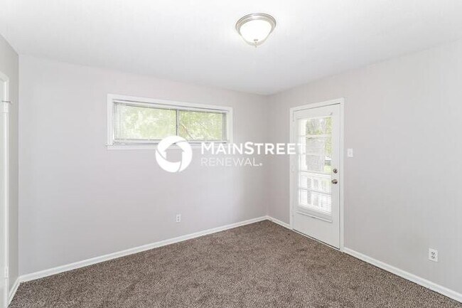 Building Photo - 4 Bedroom Pet-Friendly Home in Memphis, TN with Main Street Renewal