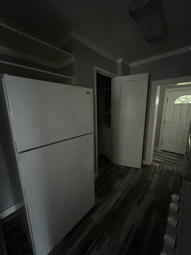 Building Photo - 1316 Aintree Ln