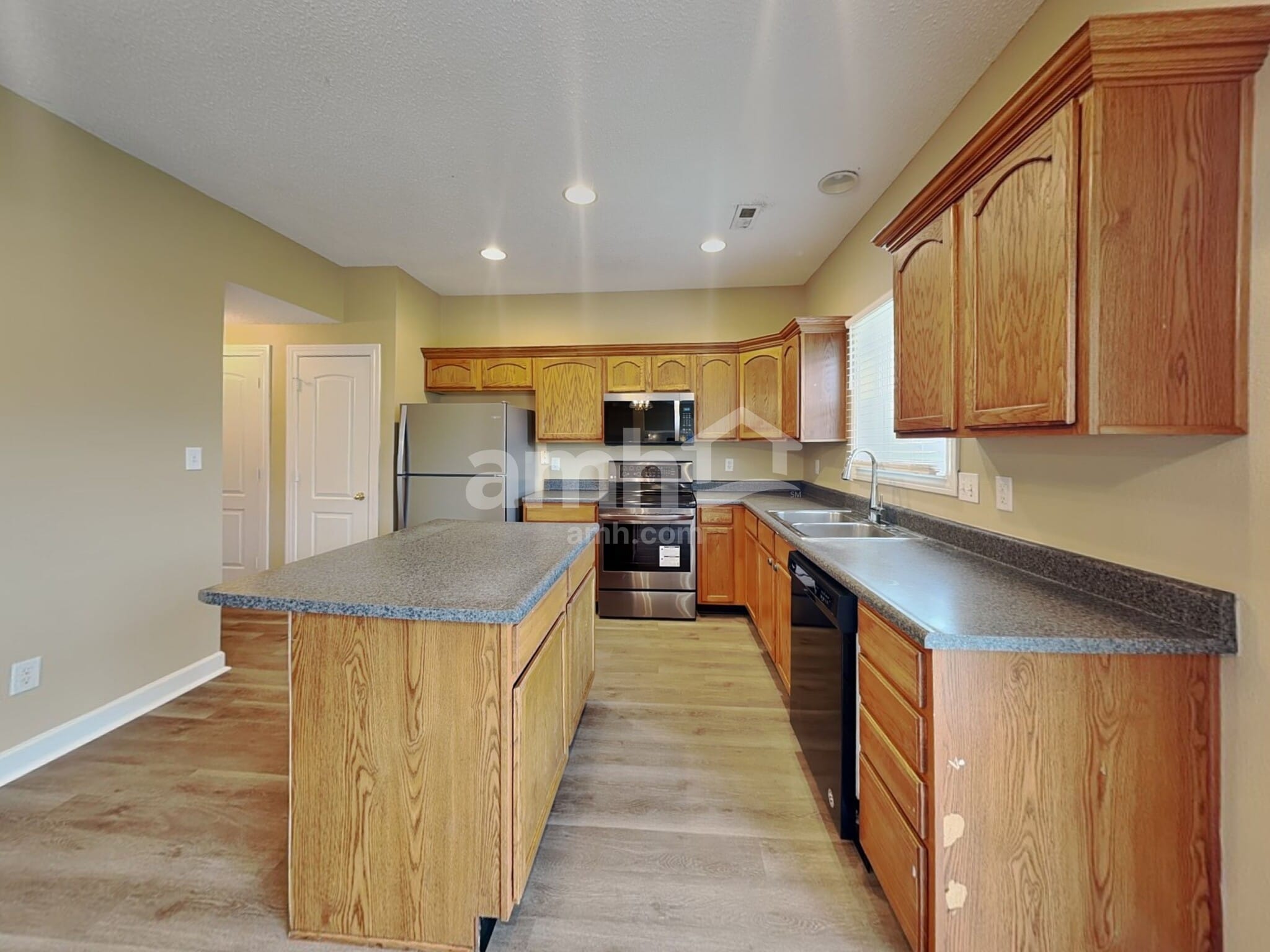 Building Photo - 5896 Monticello Square Ln