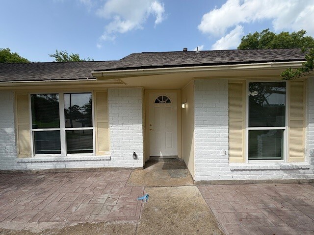 Building Photo - 12127 Rhinebeck Dr