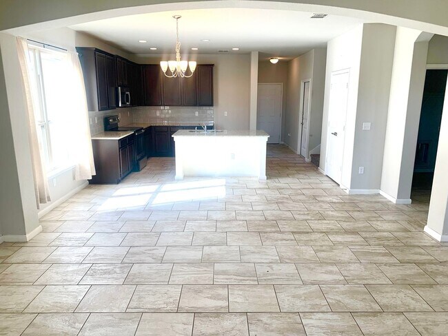 Building Photo - *MOVE IN SPECIAL* Comfort & Convenience – 2-Story Home with Fenced Backyard!