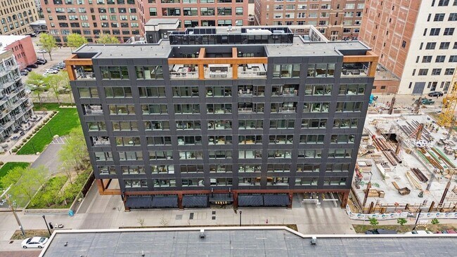 Building Photo - 728 N 3rd St