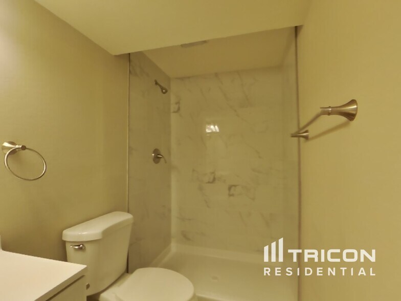 Building Photo - 1511 Stonewood Ct