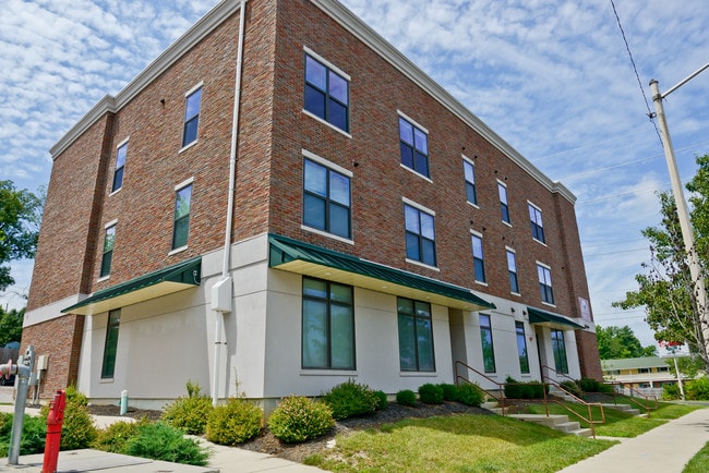 Building Photo - Walnut Springs