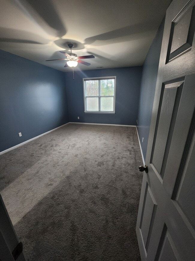 Building Photo - 145 Waterstone Ln