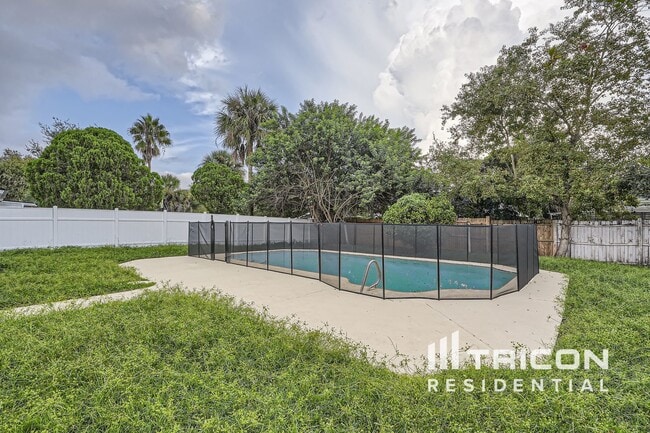 Building Photo - 217 S Shadow Bay Dr