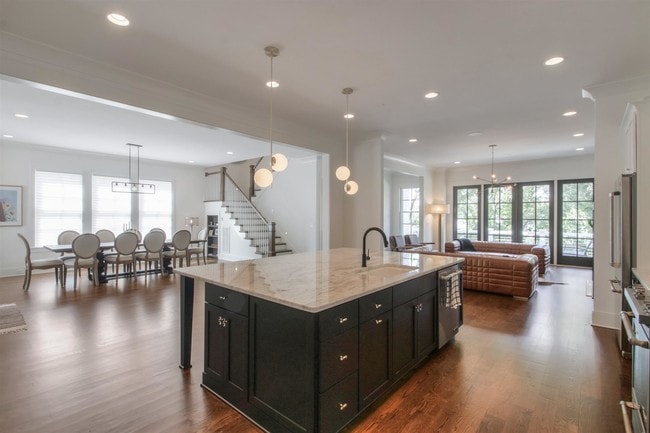 Building Photo - 4004 Lealand Ln