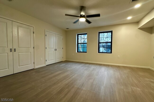 Building Photo - 188 Heckel St