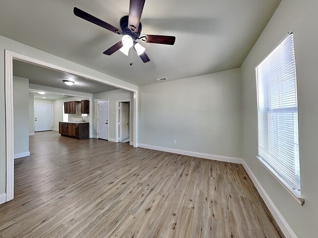 Building Photo - 1330 Marfa Ave