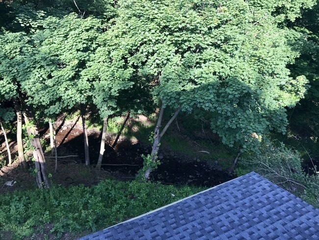 Building Photo - 9050 Easton Rd