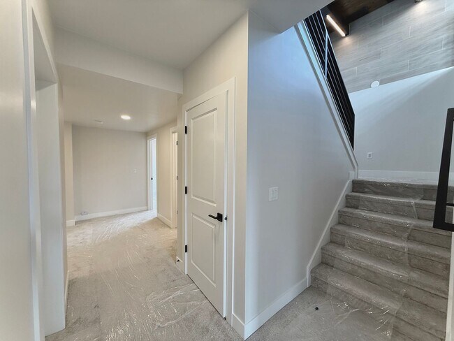 Building Photo - 2179 N Paradise Flt Ln