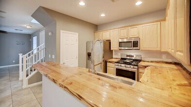 Building Photo - Charming 3-Bedroom Two-Story Home with Balcony & Modern Touches!
