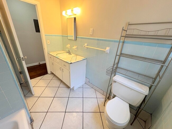 Building Photo - 304 Barbourville Dr