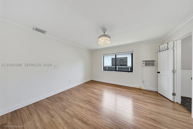 Building Photo - 3640 SW 11th St