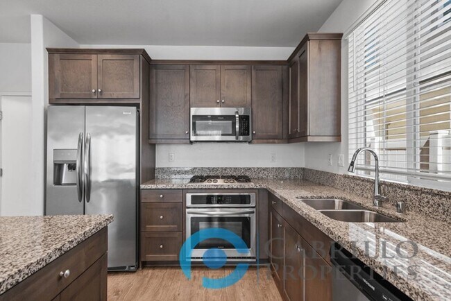 Building Photo - Spacious 3 bedroom Home w/2 car Garage in Vista, Short Drive to the Beach and Freeway access!