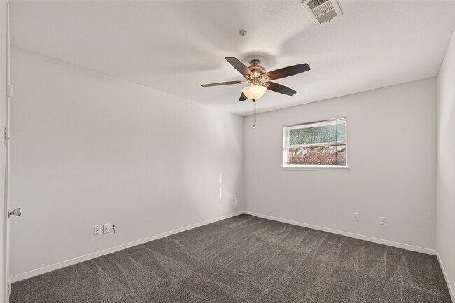 Building Photo - 7655 S Braeswood Blvd