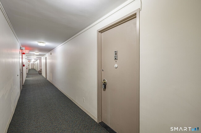 Building Photo - 80 Cartright St