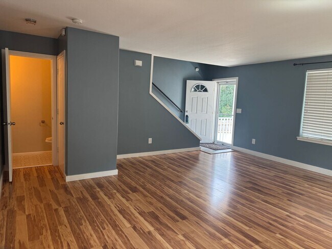 Building Photo - Spacious 4-Bedroom in Clearwood – Gated Co...