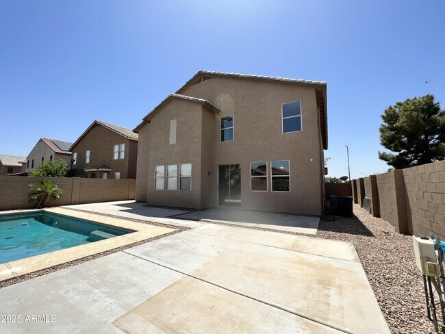 Building Photo - 46184 W Dutchman Dr