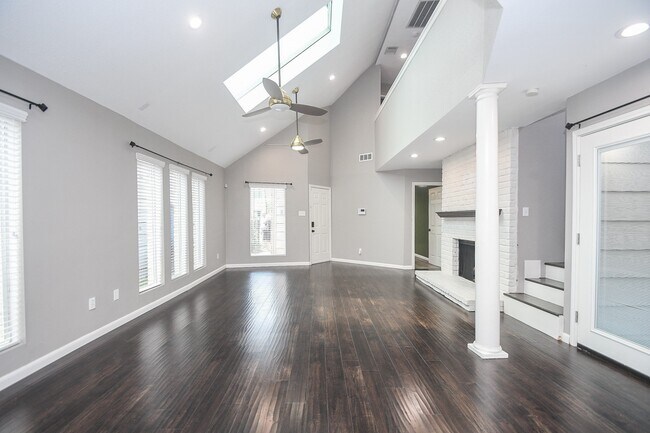 Building Photo - 12625 Memorial Dr