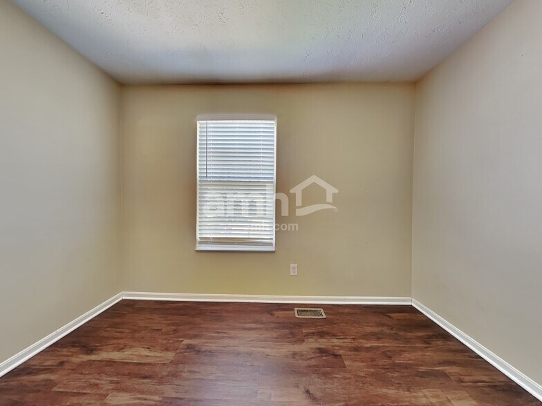 Building Photo - 2565 Chateaugay Ct