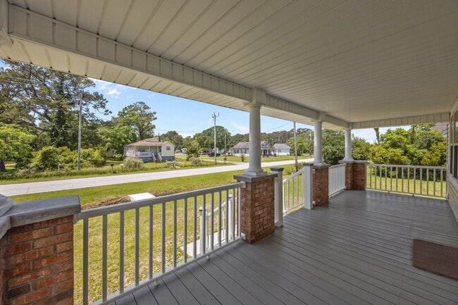 Building Photo - 3 Bed 2 Bath Marshallberg Home Available now