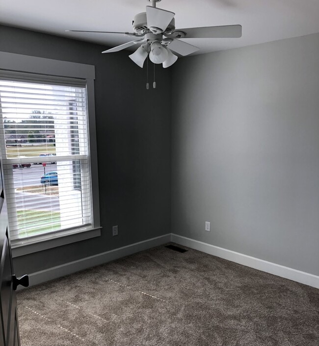 Building Photo - Contemporary 2BD 2.5 BA  3 Story Townhome with a View!