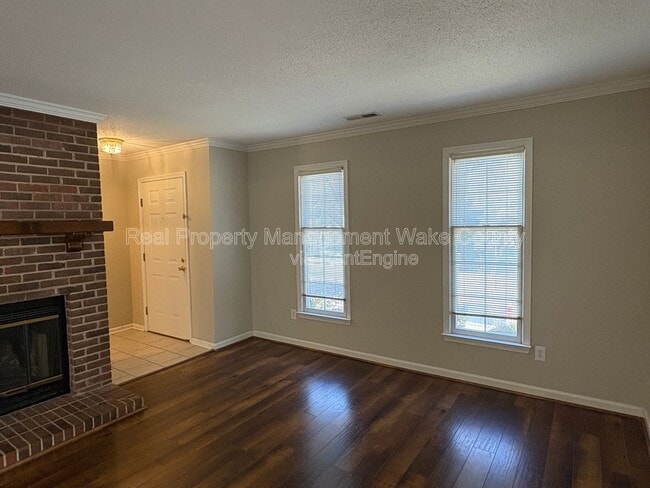 Building Photo - 106 N McLean Ct