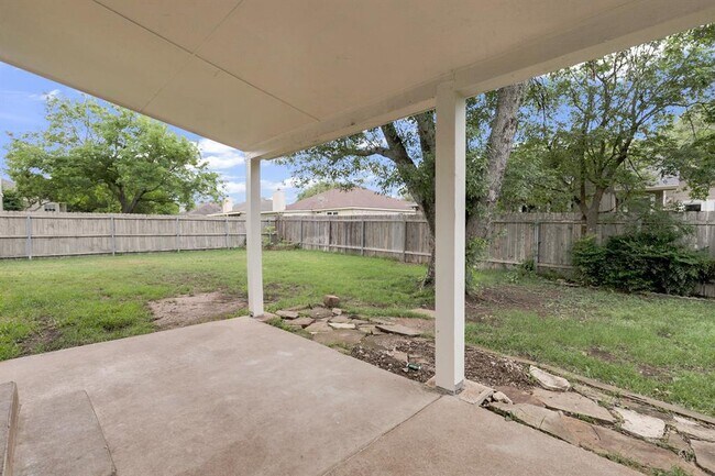 Building Photo - 1807 Timber Ridge Dr