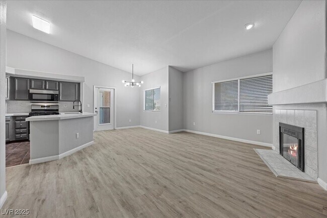 Building Photo - 900 Heavenly Hills Ct