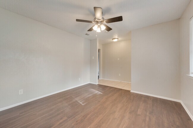 Building Photo - Neighborly Estate in North Richland Hills