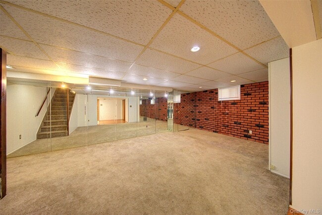 Building Photo - 411 St John Pl