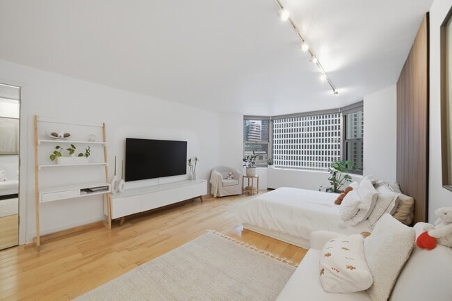 Building Photo - 535 N Michigan Ave