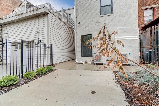 Building Photo - 1534 Republic St